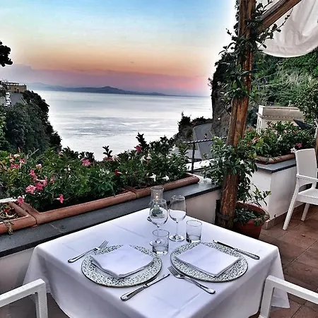 Отель La Pergola