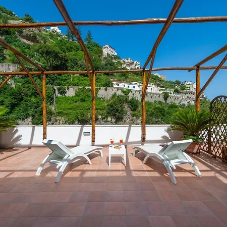 Отель La Pergola 3*