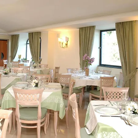 La Pergola 3*