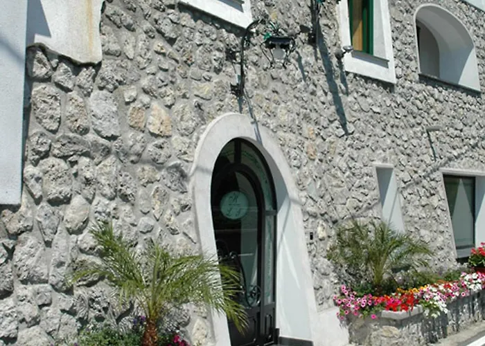 La Pergola 3*